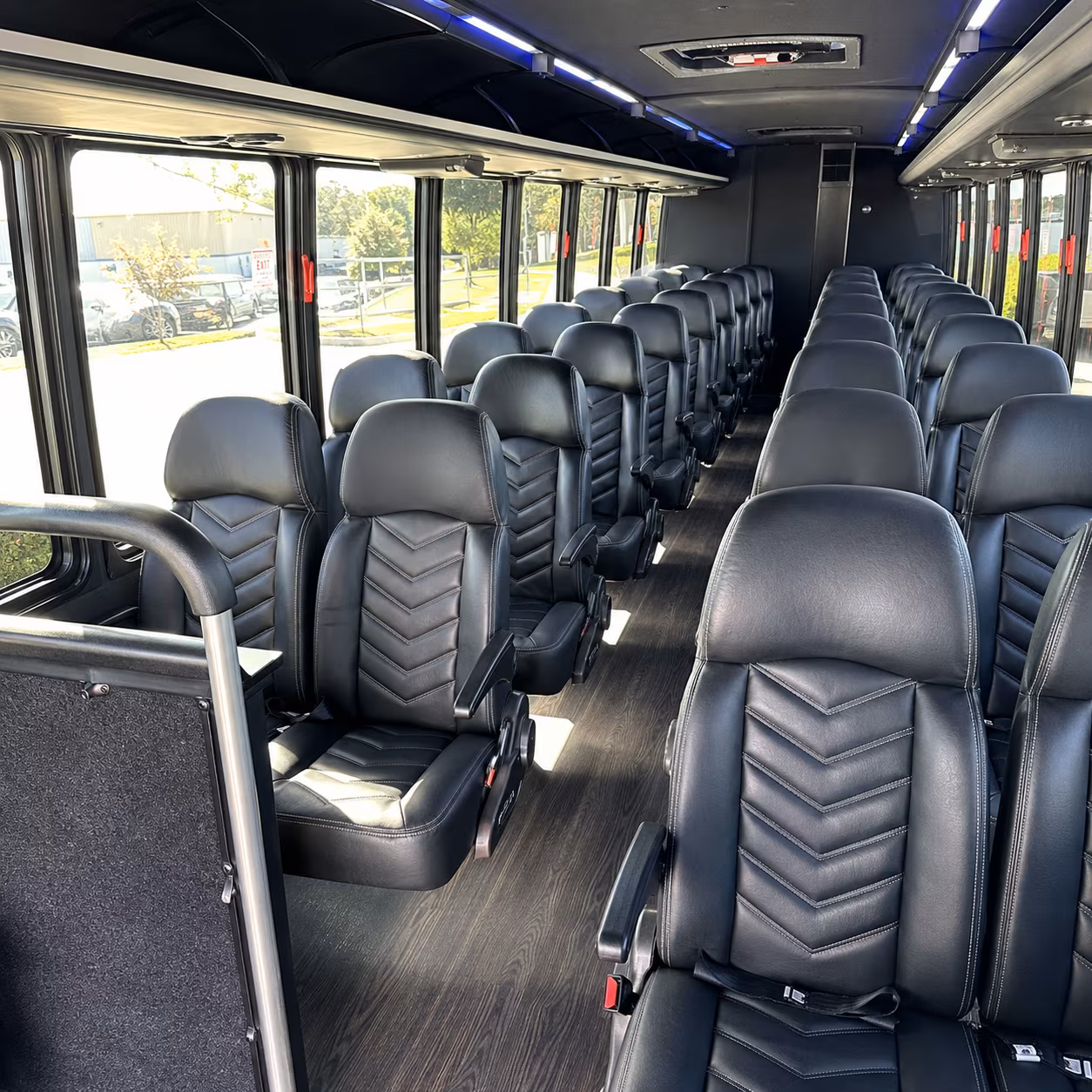 minibus rentals for small group winery visits around escondido and san pasqual valley